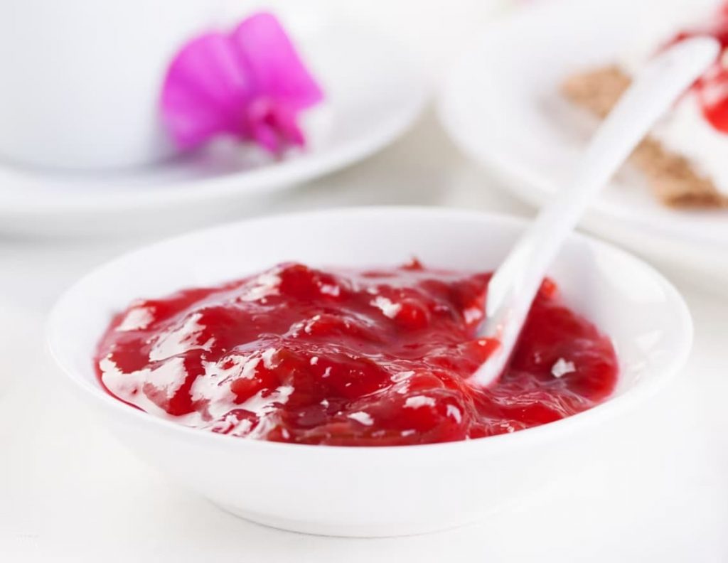Strawberry paste for teeth