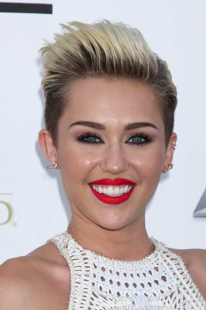 Miley Cyrus teeth whitening